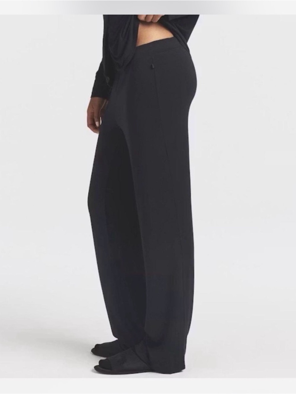 NWT SKIMS Black Wide-Leg Lounge Pants size medium color onyx